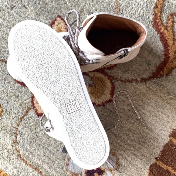 RELISTED — SIZE 9.5 AVAILABLE FOR PURCHASE Frye Lena Hiker - Picture 6 of 12